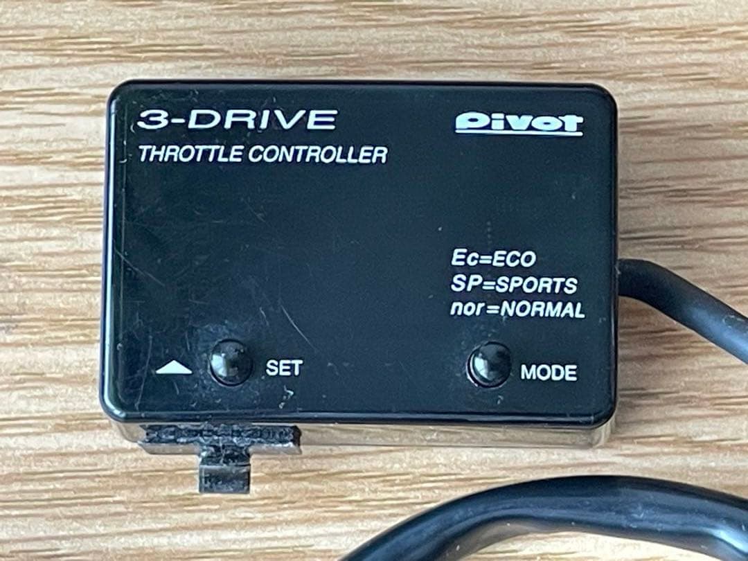 PIVOT　3-DRIVE　スロットルコントローラー　とハーネス　TH-2A