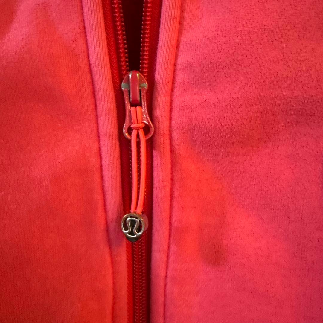 Lululemon フード付きピンクパーカー　#️⃣