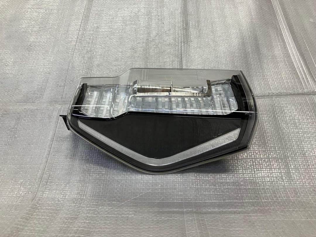 ♦︎ダイハツ★タントカスタムLA600S左純正テール★インナーブラック★良品★