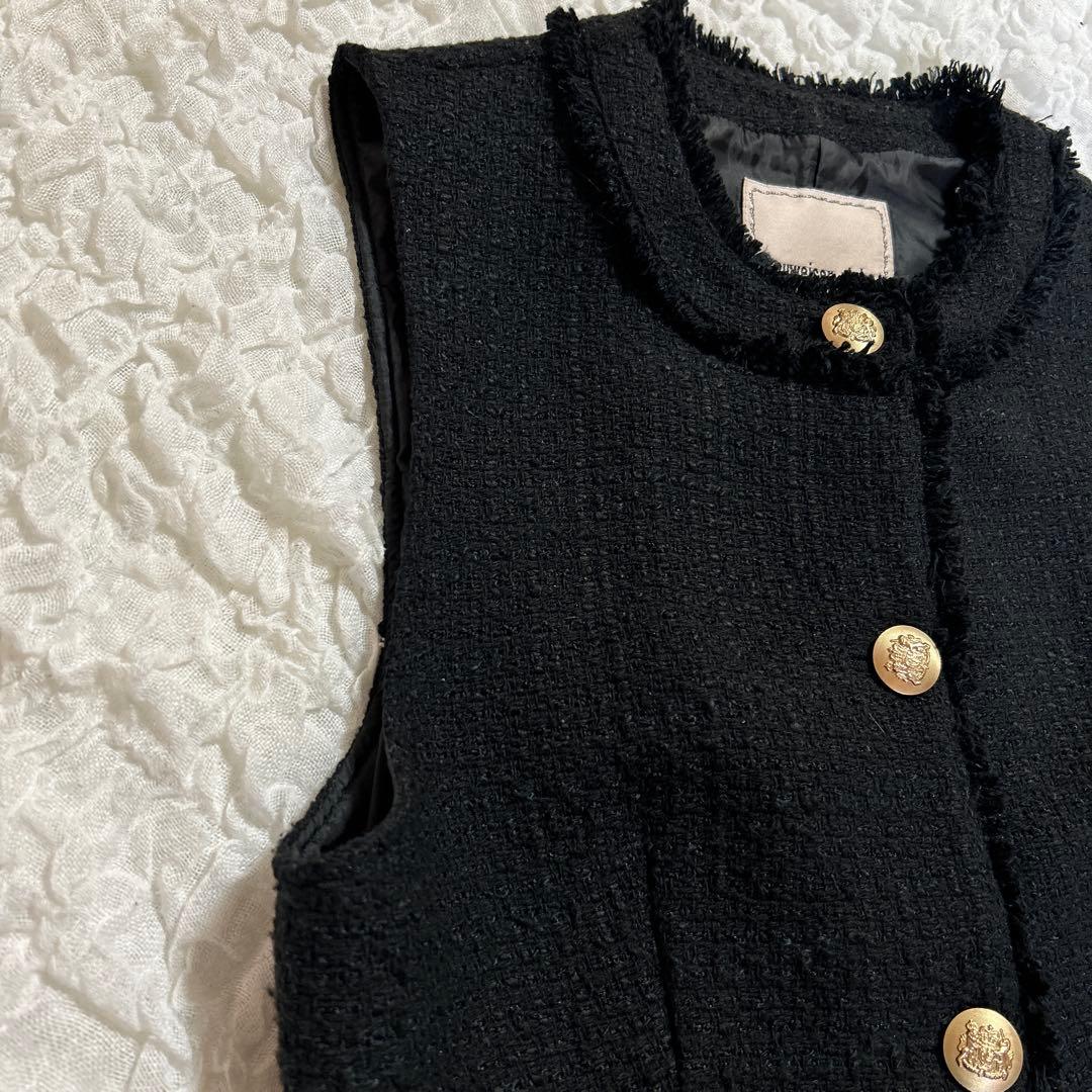定価2.3万円 アプワイザーリッシェ ベスト ジレ ブラック ツイード 金ボタン