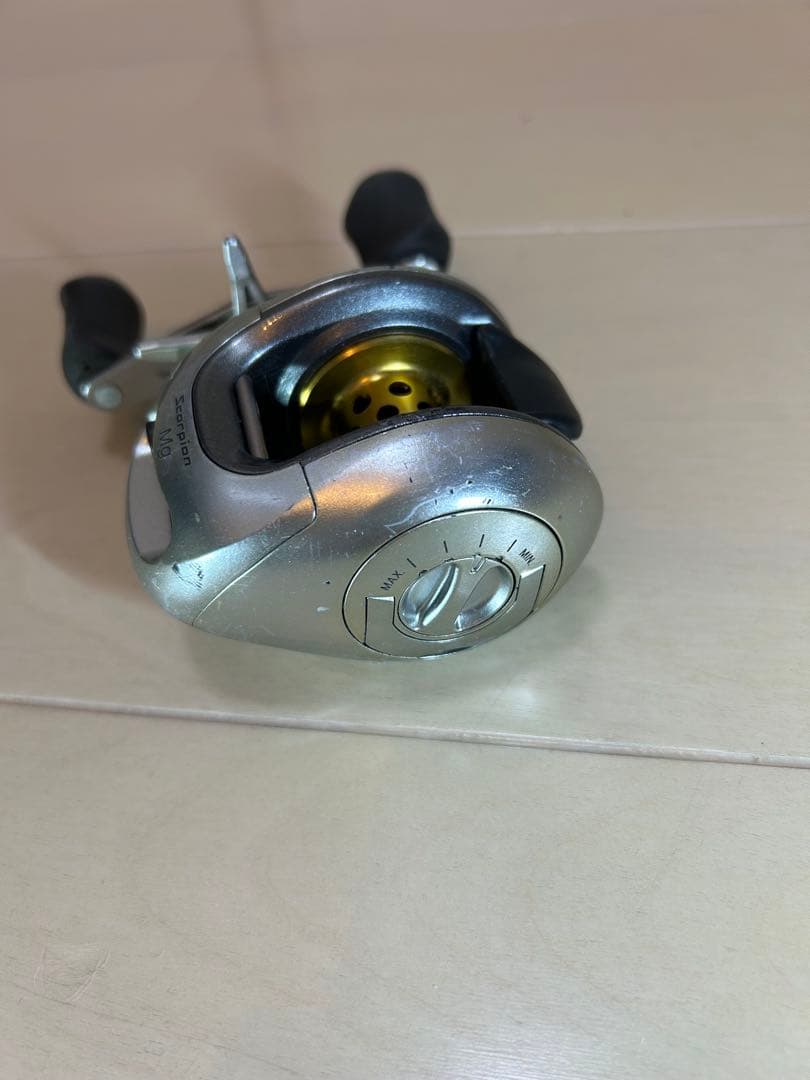 シマノ　スコーピオンMg 1000 右ハンドル オマケ付き