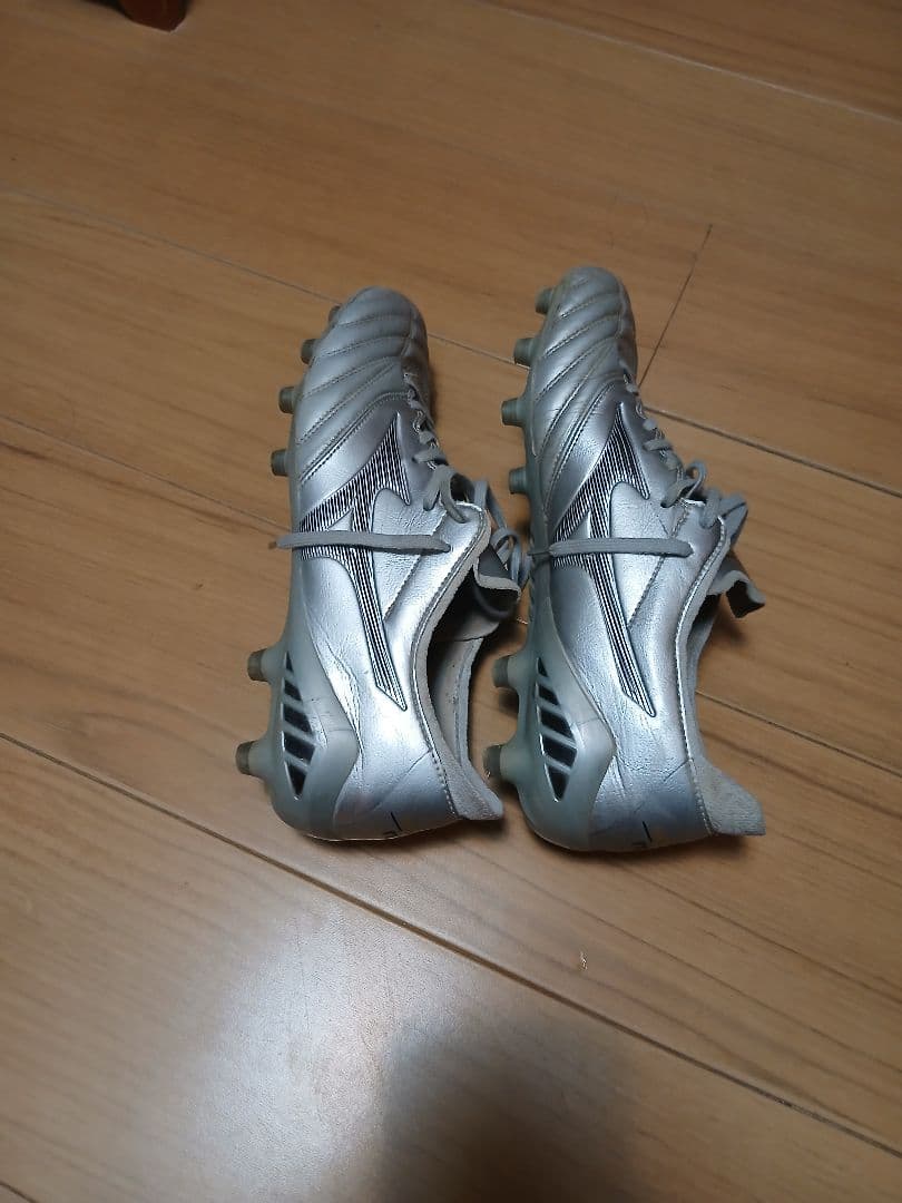 l*x様 Mizuno モレリア　ネオ3　シルバー スパイク