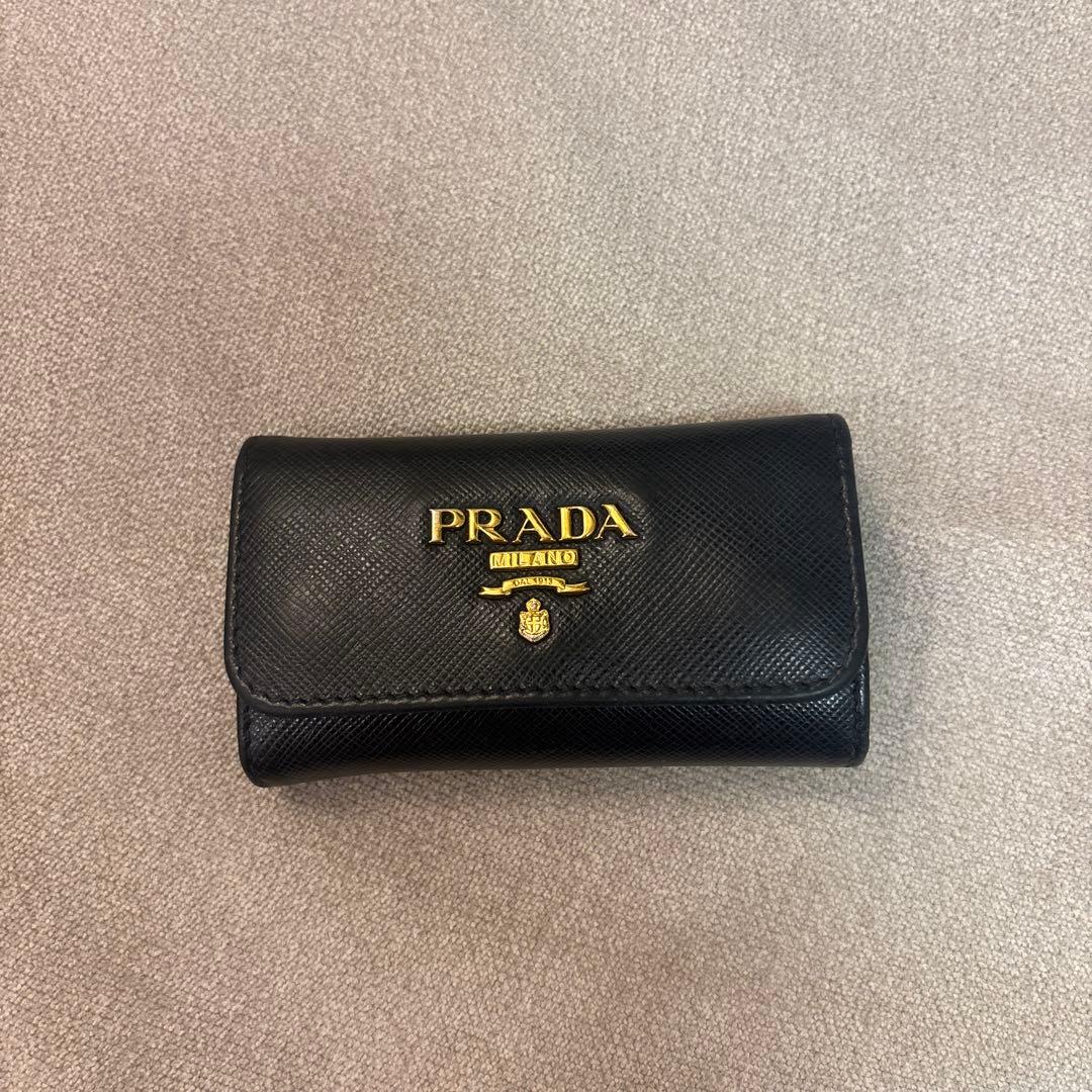 【美品】PRADA ブラック レザー キーケース