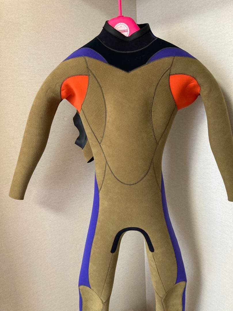 HOLLY ハリー　レディースセミドライウェットスーツ　グローブ、ブーツ付き