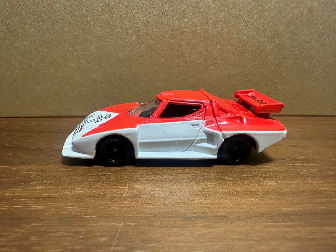 トミカ 外車シリーズ ランチア ストラトス ターボ マルボロ F66 1/62
