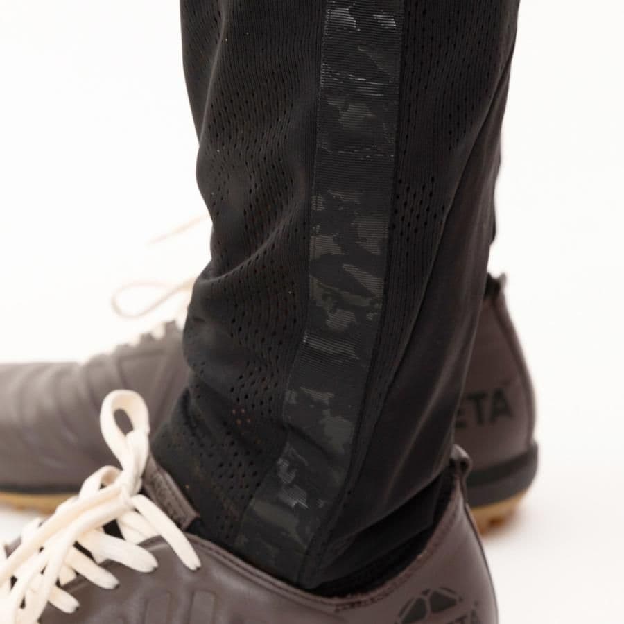 新品ATHLETAトレーニングパンツo-rei黒
