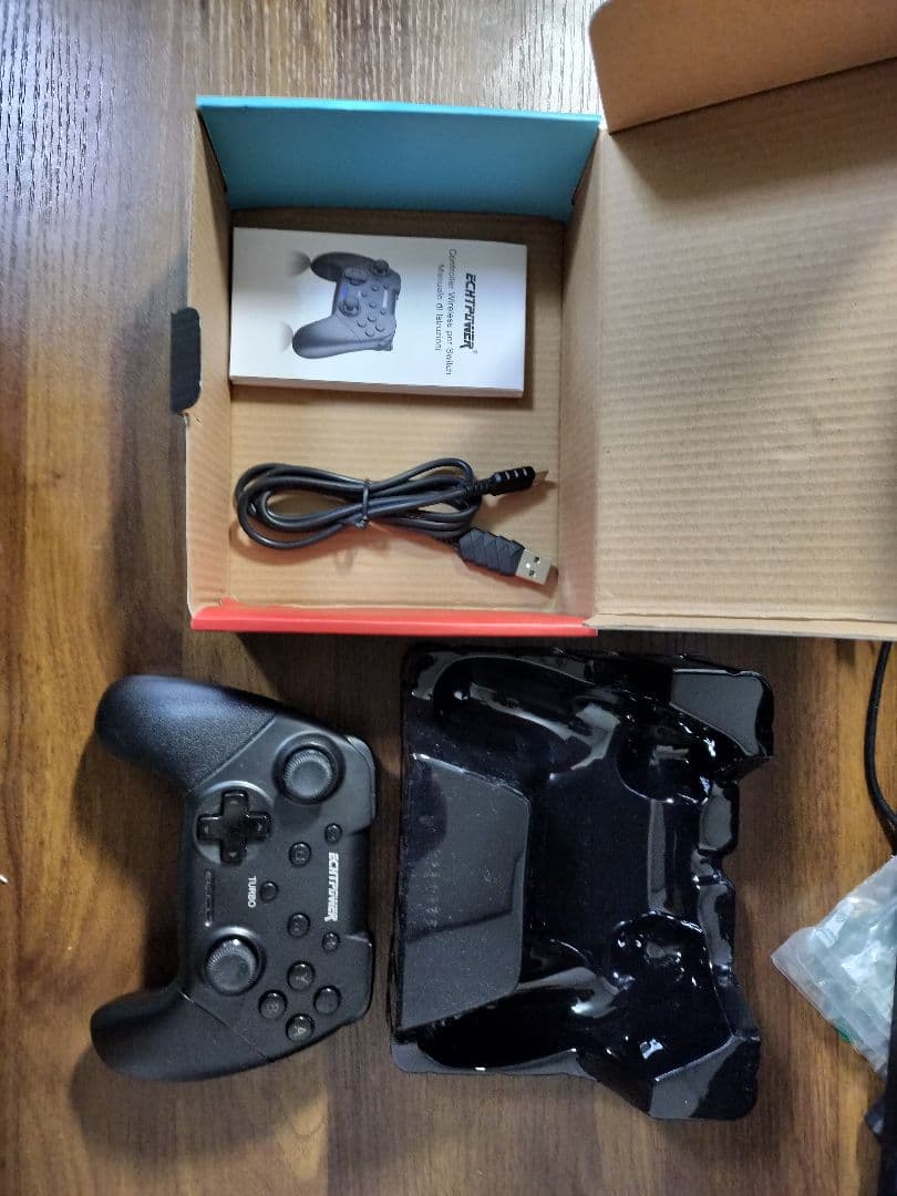 超美品 Nintendo Switch 本体+ゲームパッド(コントローラ未使用)