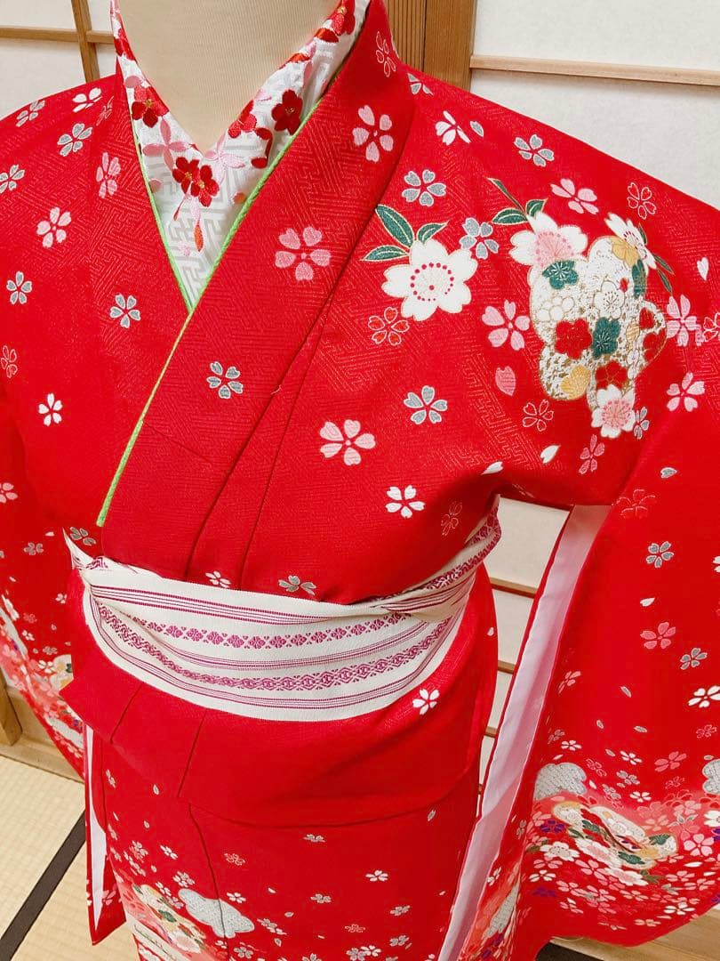 七五三 四つ身 七歳用着物 朱赤 鈴 子ども着物 長襦袢 半衿付き 未使用品