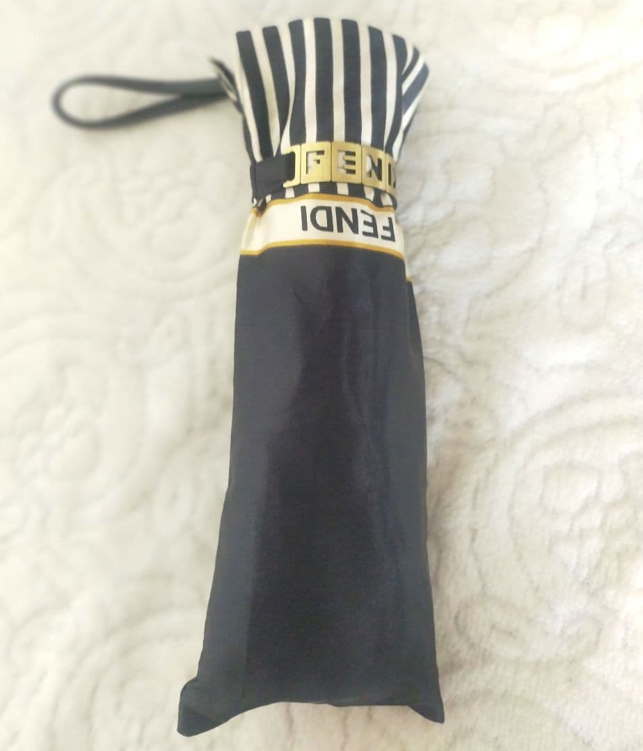 [希少品！]　FENDI　フェンディ折りたたみ傘　黒　ブラック