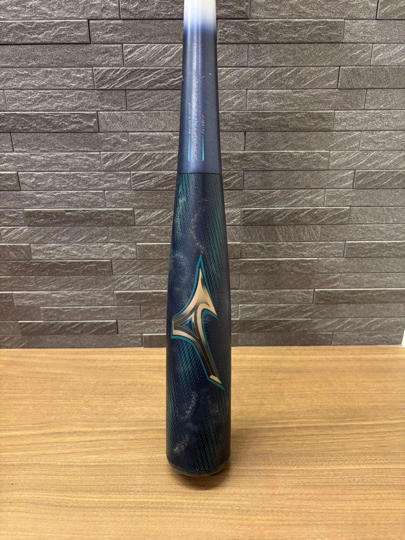 ビヨンドマックスレガシー　LW 84cm 690g 軽量　バットケース付