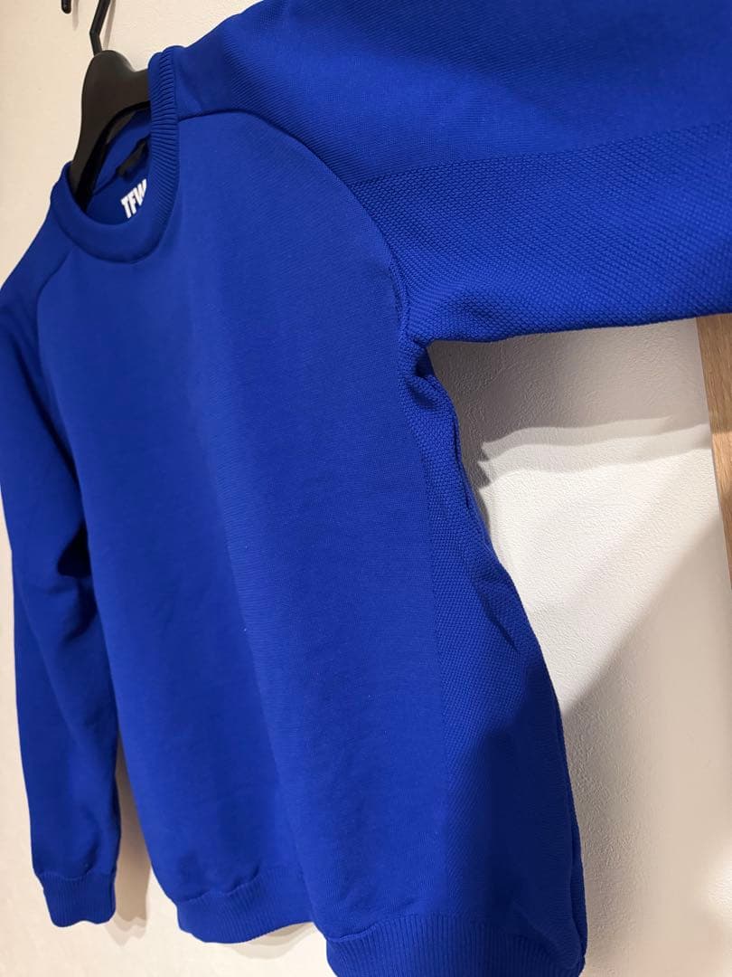 FW49 ブルーラウンドネックセーター
