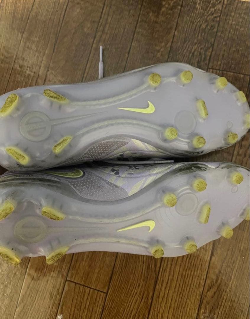 Nikeティエンポ　紫限定品