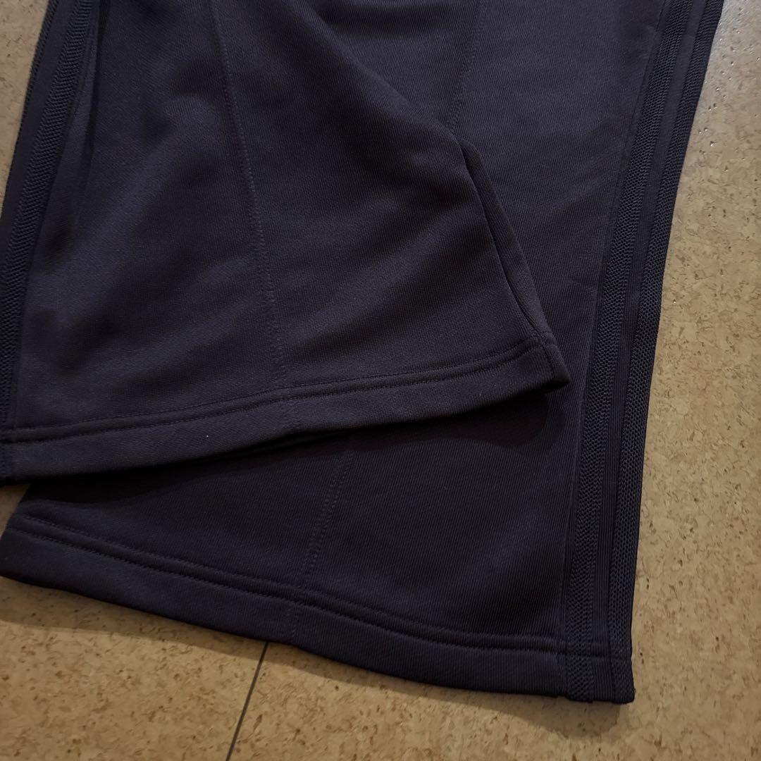 未着用　大きいサイズ3XL アディダスオリジナル　シャドーブラウン　フレアパンツ