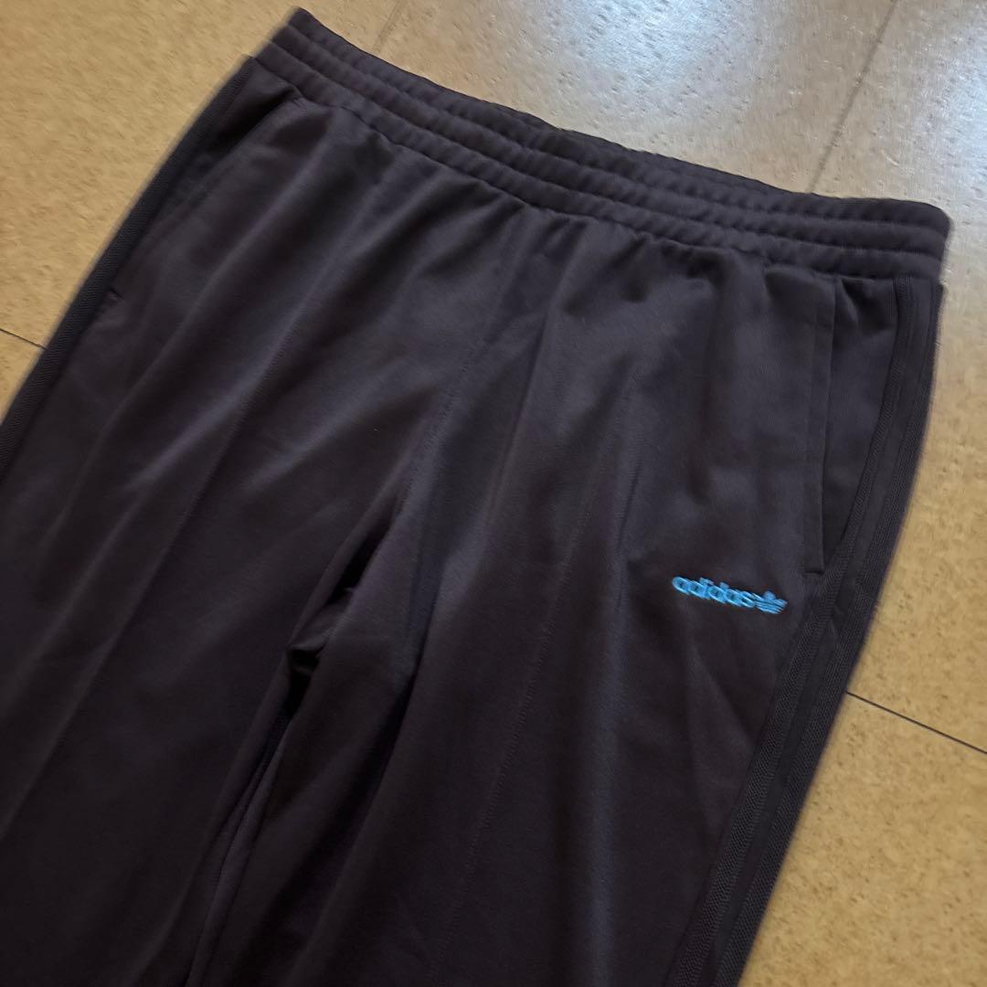 未着用　大きいサイズ3XL アディダスオリジナル　シャドーブラウン　フレアパンツ