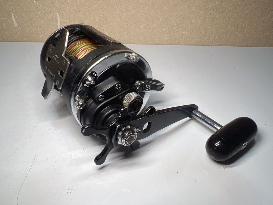 Shimano シマノ アジマティック 4000SS フィッシングリール