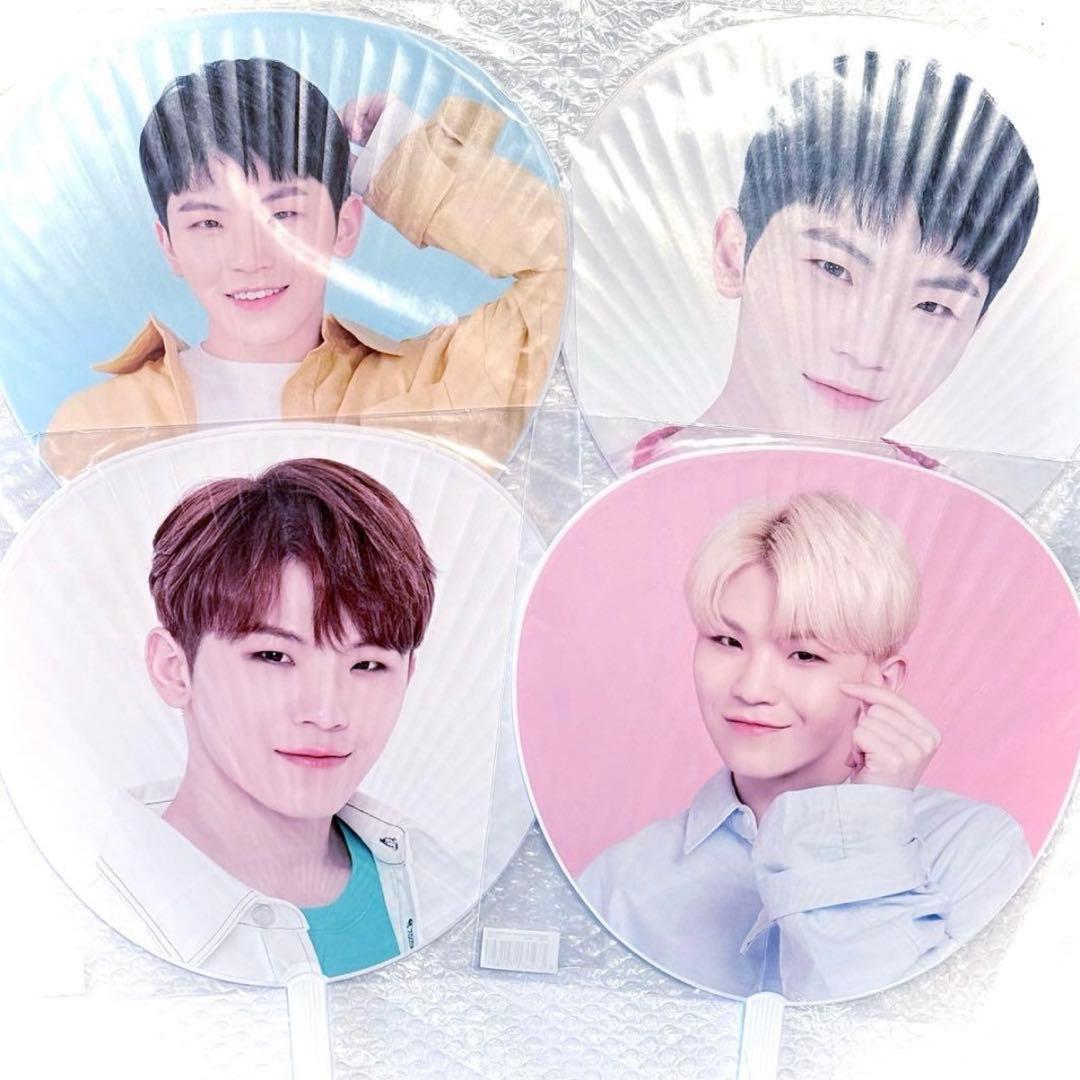 未開封　SEVENTEEN クリアポスター　うちわ　ウジ　carat camp