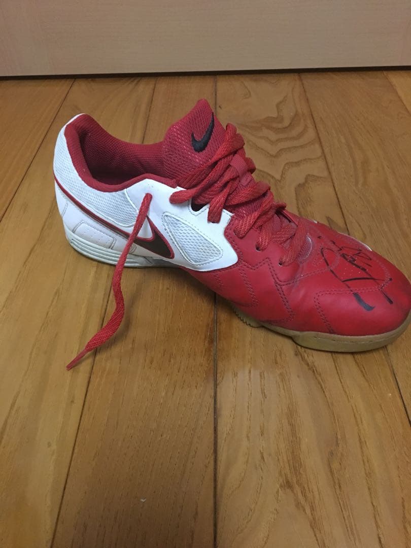 NIKE フットサルシューズ