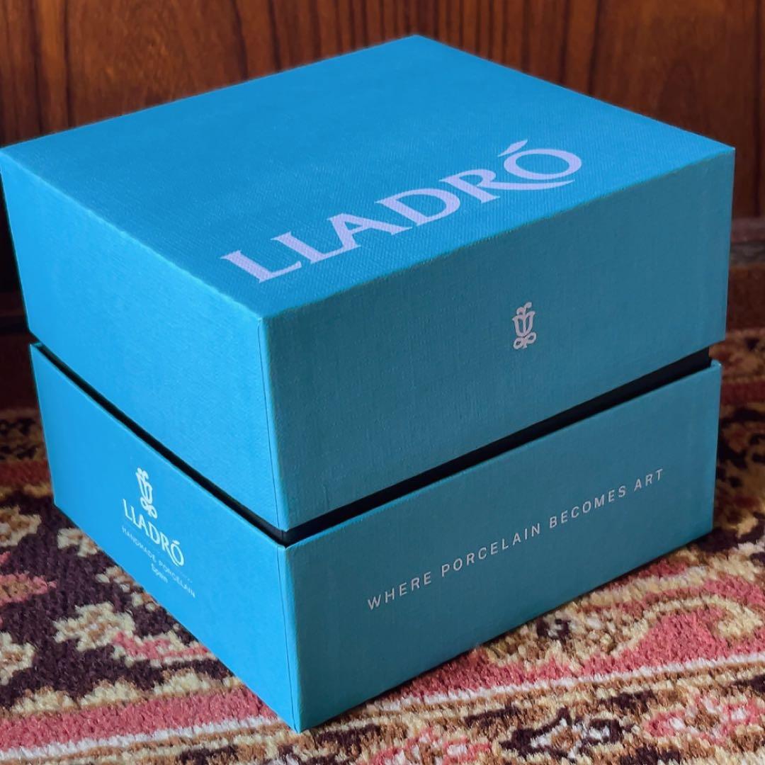 【新品】LLADRO リヤドロ 《驚いた仔猫ちゃん》専用箱付き
