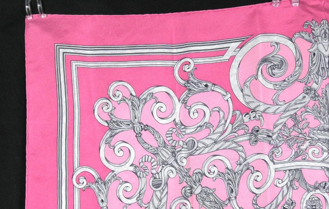 極美品　HERMES エルメス　大判スカーフ　カレ90　 D502