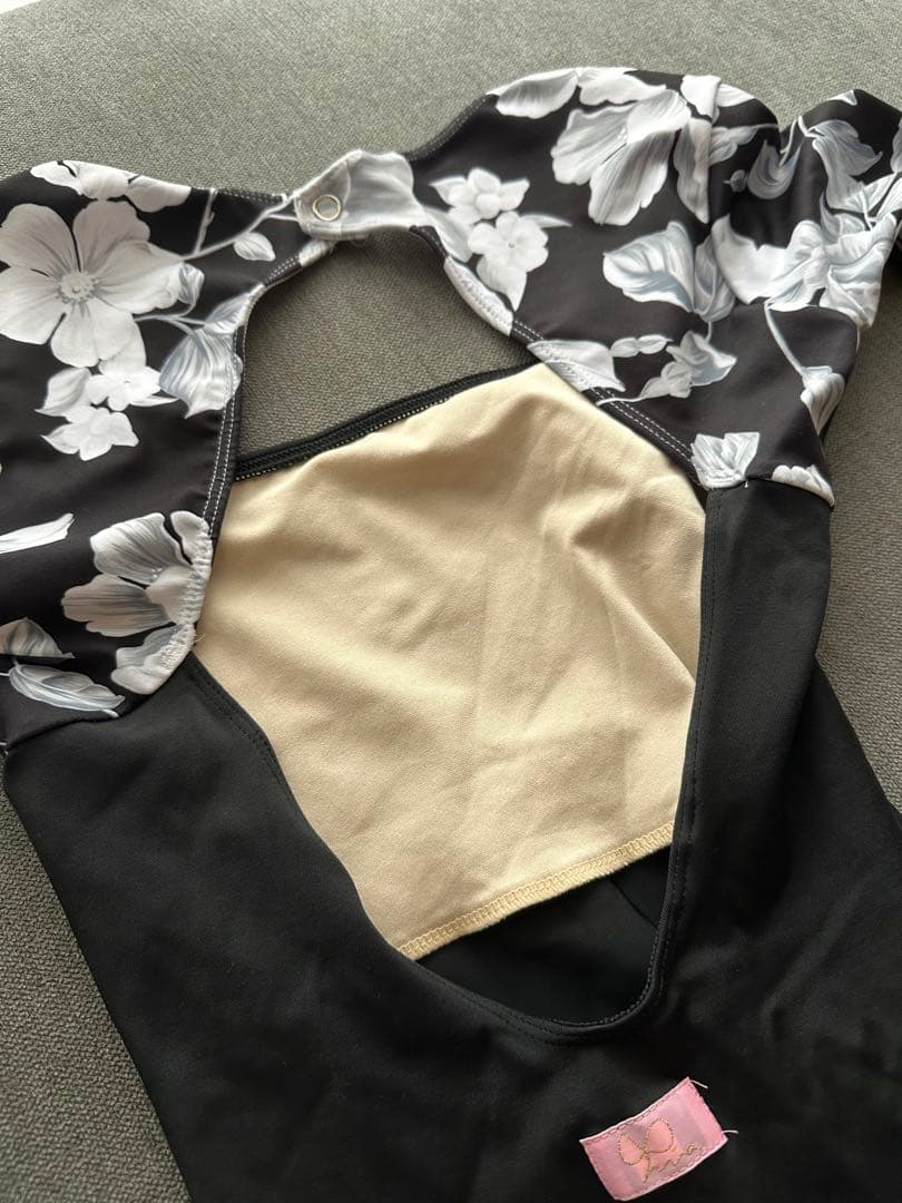 美品　Stina レオタード S ポーチ付き