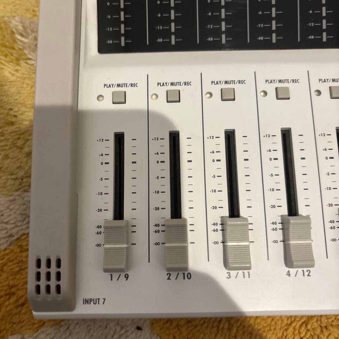 超美品！　ZOOM R16 マルチトラックレコーダー