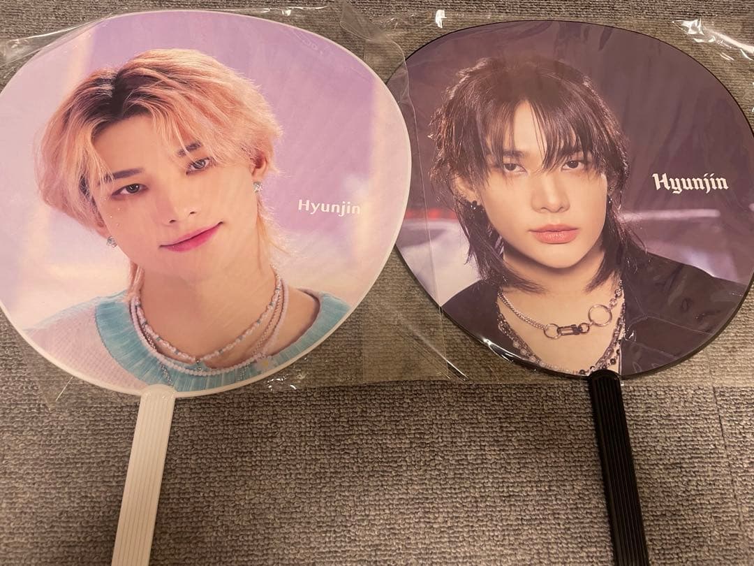 ヒョンジン straykids スキズ うちわ アクスタ 缶バッチ トレカ