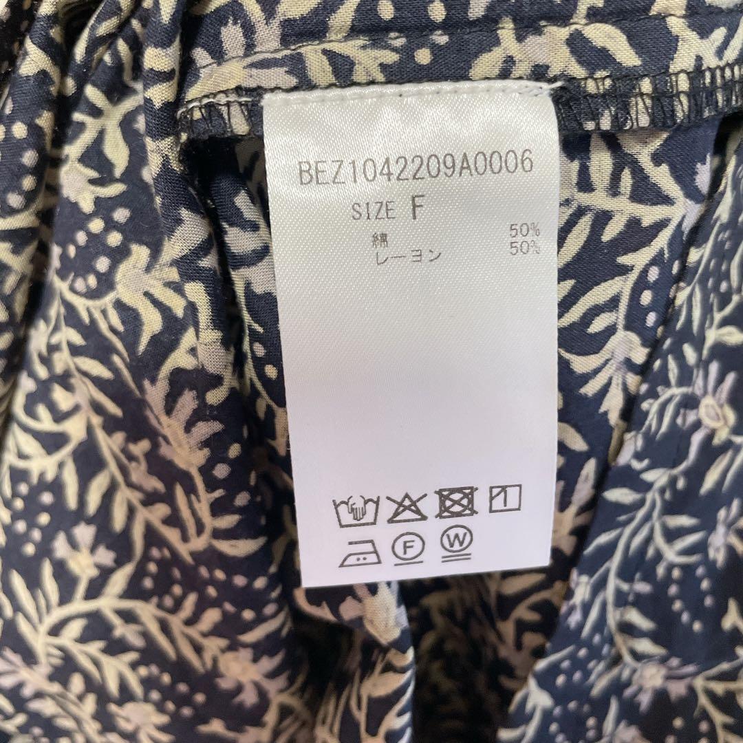 新品タグ付き BEARDSLEY ビアズリー プリントギャザーワンピ