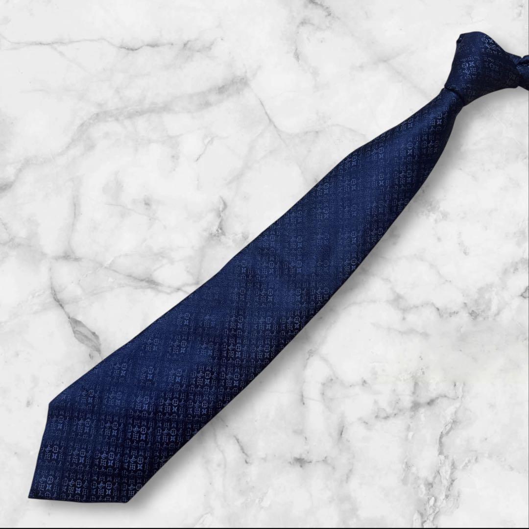 【未使用に近い】LOUIS VUITTON ネクタイ ネイビー　モノグラム