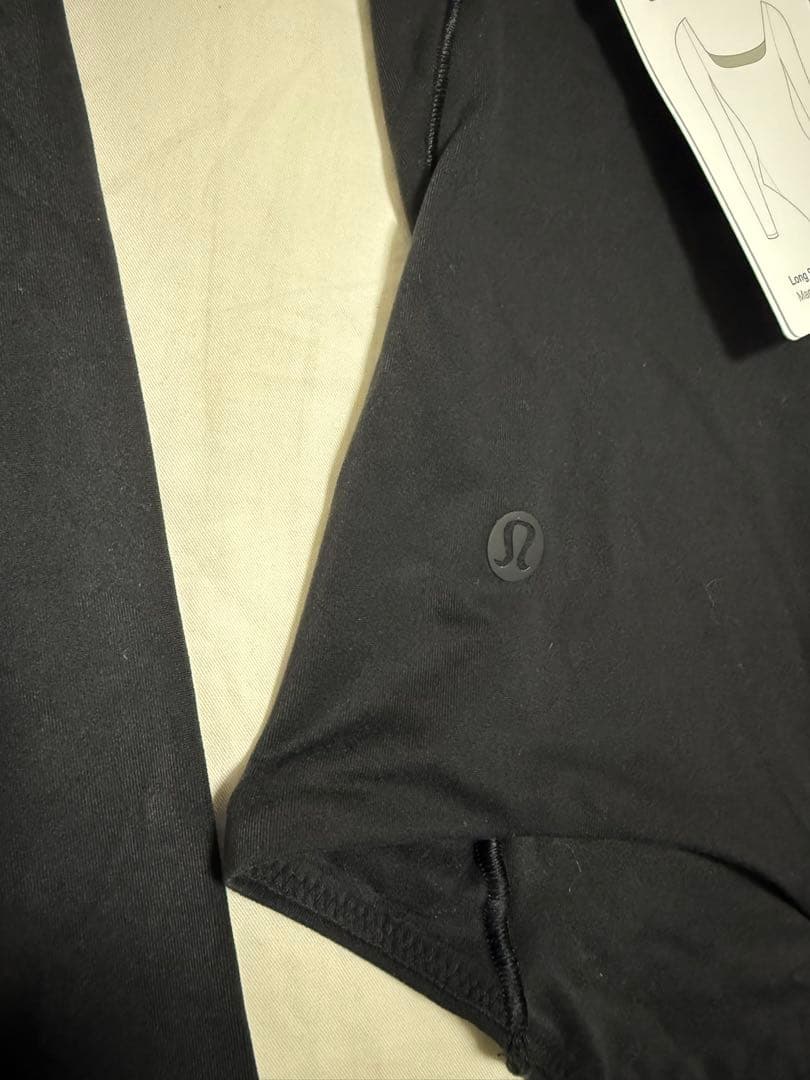 [新品]lululemon ルルレモン ボディスーツ　Nuluスクウェアネック黒