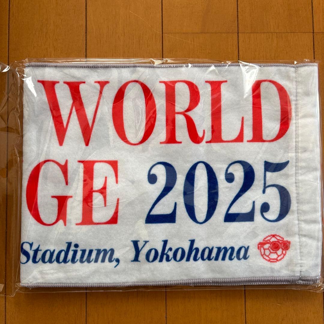 リヴァプールグッズ　限定ボトル　タオル　Tシャツ