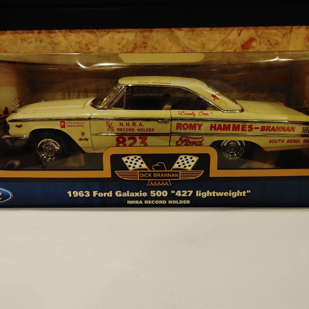 ミニカー 1963 Ford Galaxie 500 SunStar 1:18