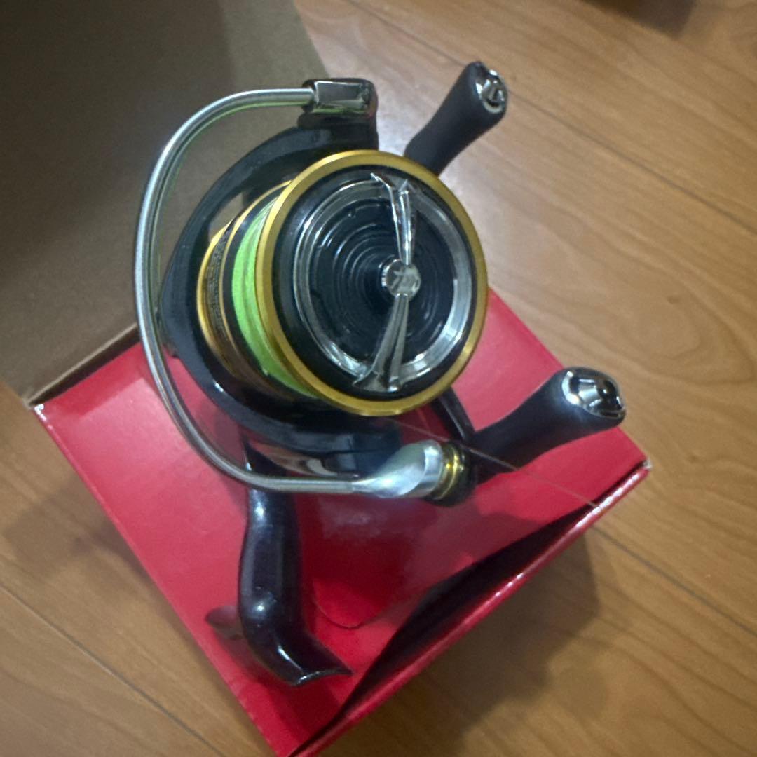 【値下げ中】スピニングリール　レガリス3000scdh