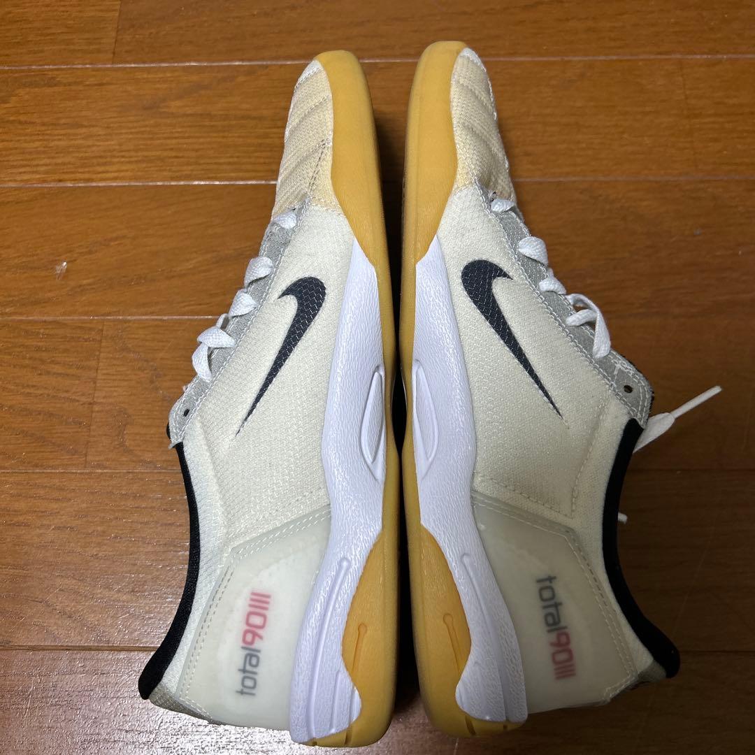 Nike T90 フットサルシューズ ホワイト/ベージュ