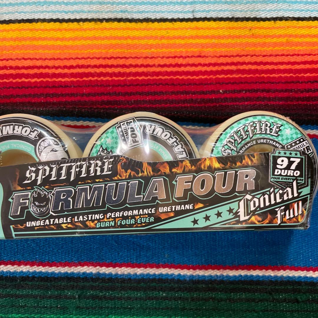 Spitfire Formula Four 97A ウィール 4個入り58mm