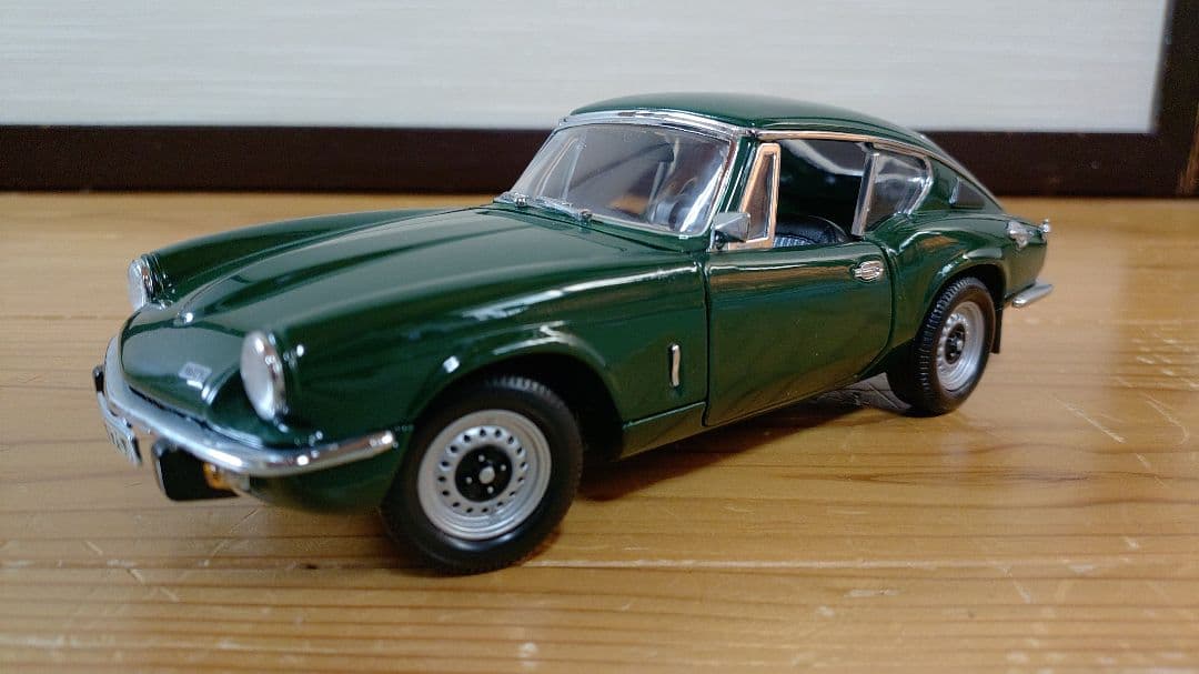1/18　ミニカー　サンスター　トライアンフ　GT6　スピットファイア　ロータス