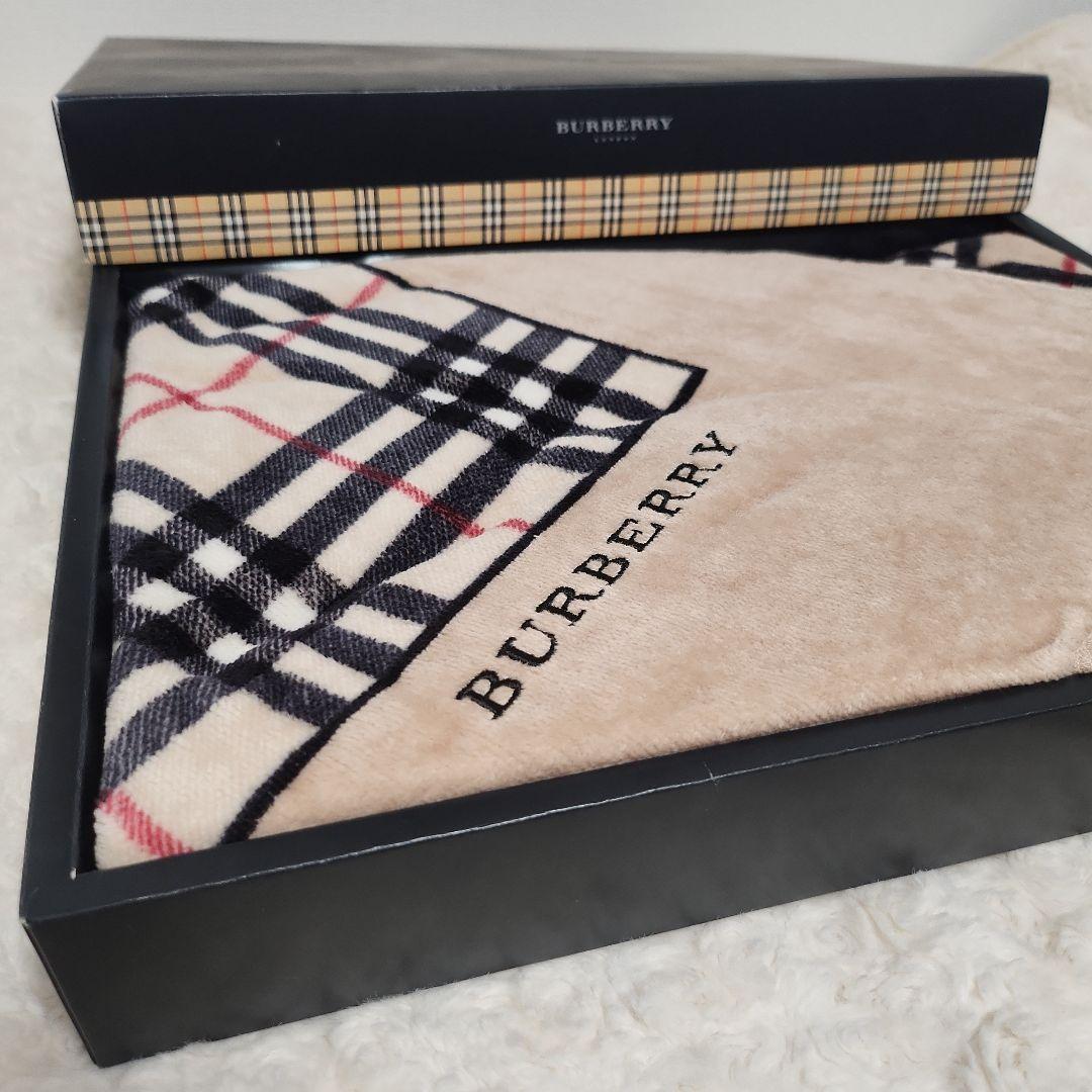 未使用　BURBERRY LONDON バスタオルノバチェック