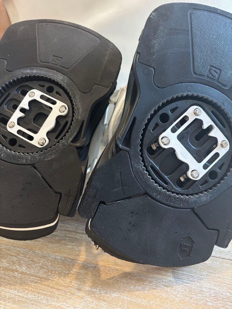 SALOMON スノーボード　ビンディング　バンクシー