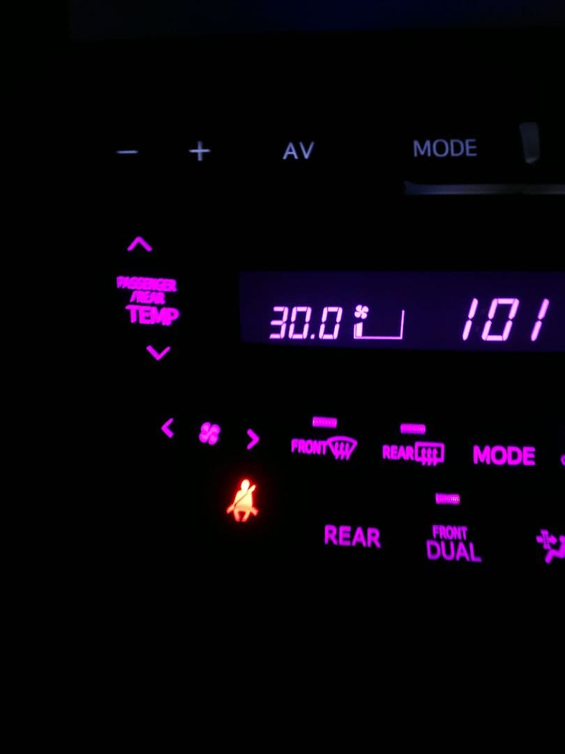 むちむちチワワ　エアコンパネル　ヴェルファイア　アルファード　打ち替え