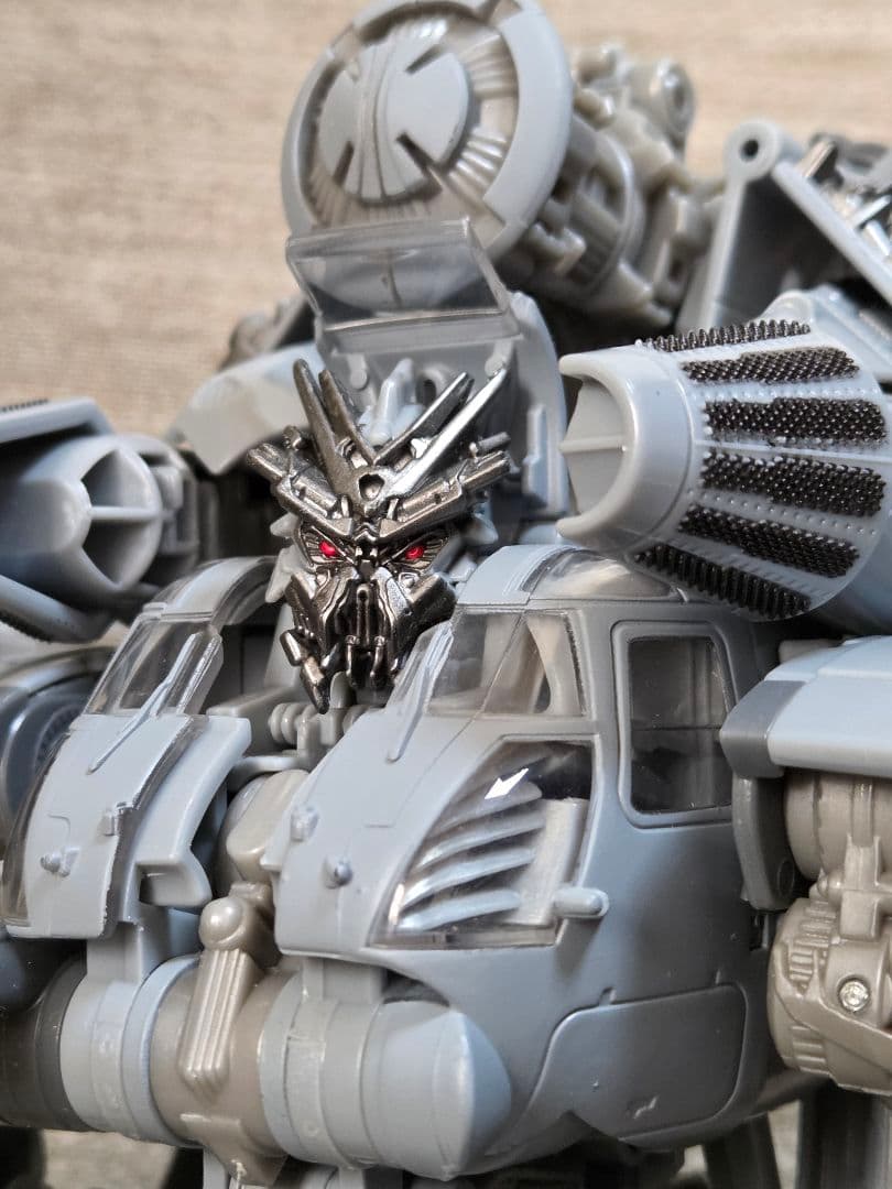 【開封品】 SS-08 ブラックアウト トランスフォーマー スタジオシリーズ