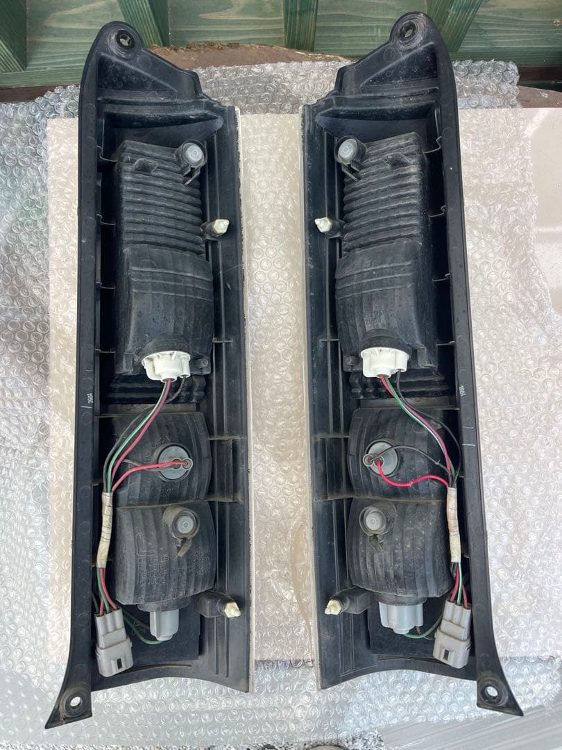 DA64W エブリィワゴン 後期純正テールランプ