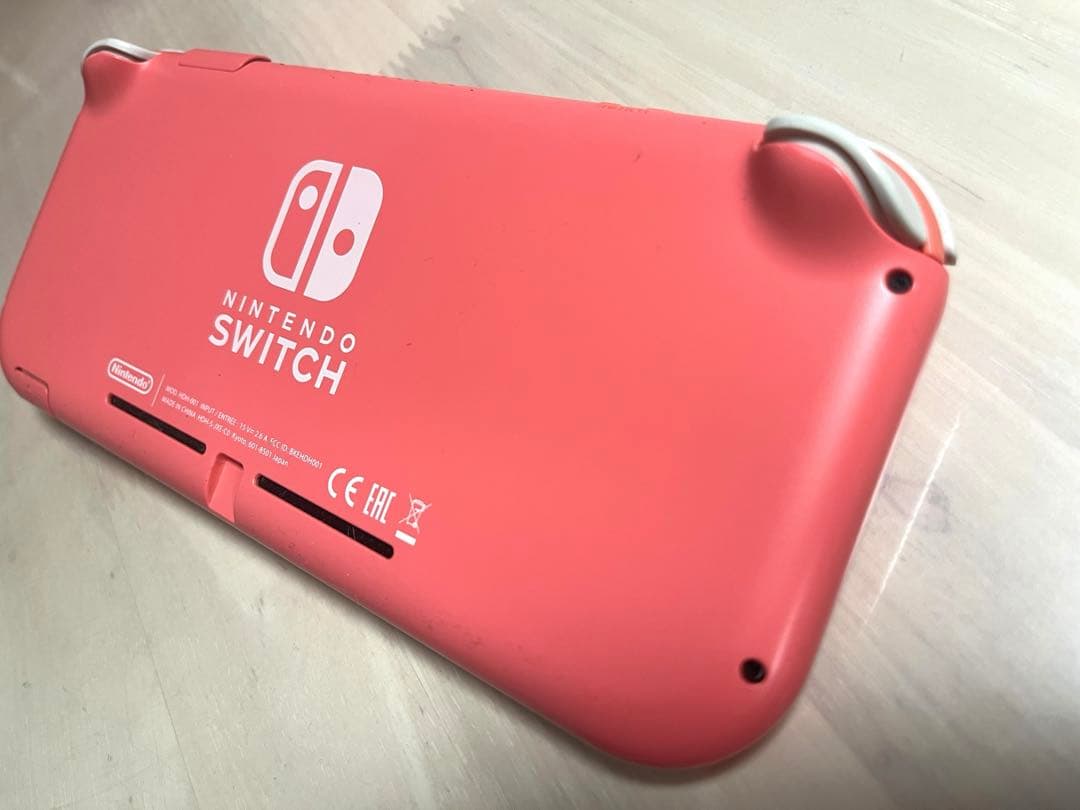 Nintendo Switch LITE コーラル