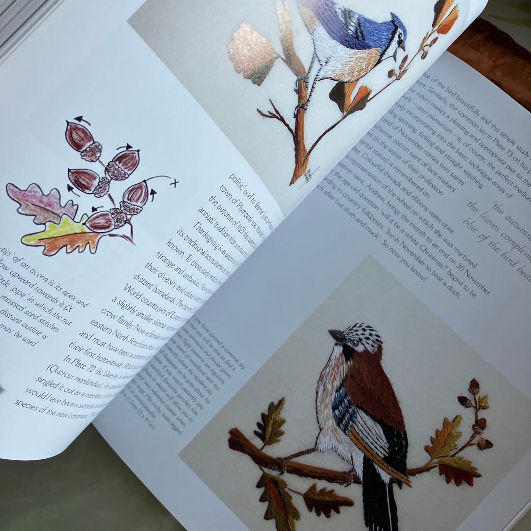 洋書　刺繍　EMBROIDERER'S YEAR　Helen M. Steven