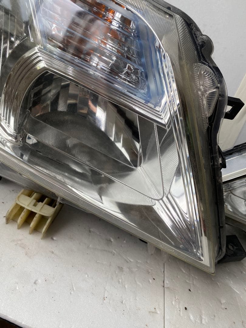 日産 セレナ C26 純正ヘッドライト 左右セット ハロゲン 美品