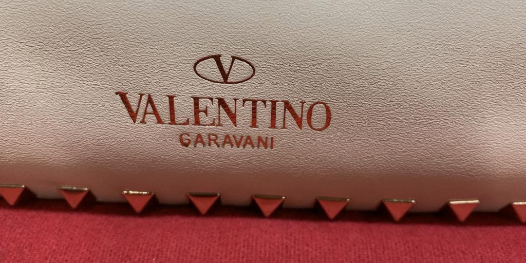 VALENTINO ロックスタッズバッグ