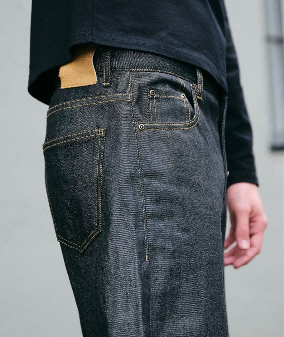 Regen Glanzブラック ストレートデニム パンツ Lサイズ