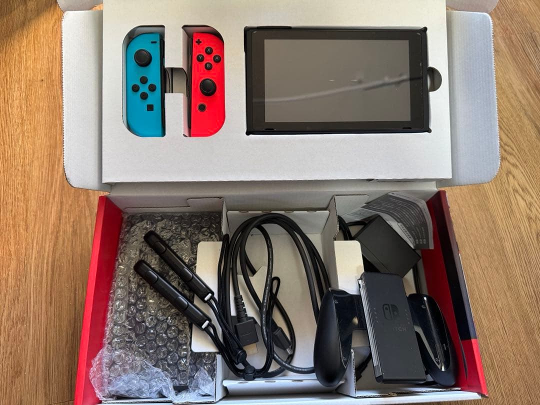 【美品】Nintendo Switch 本体 + 付属品セット