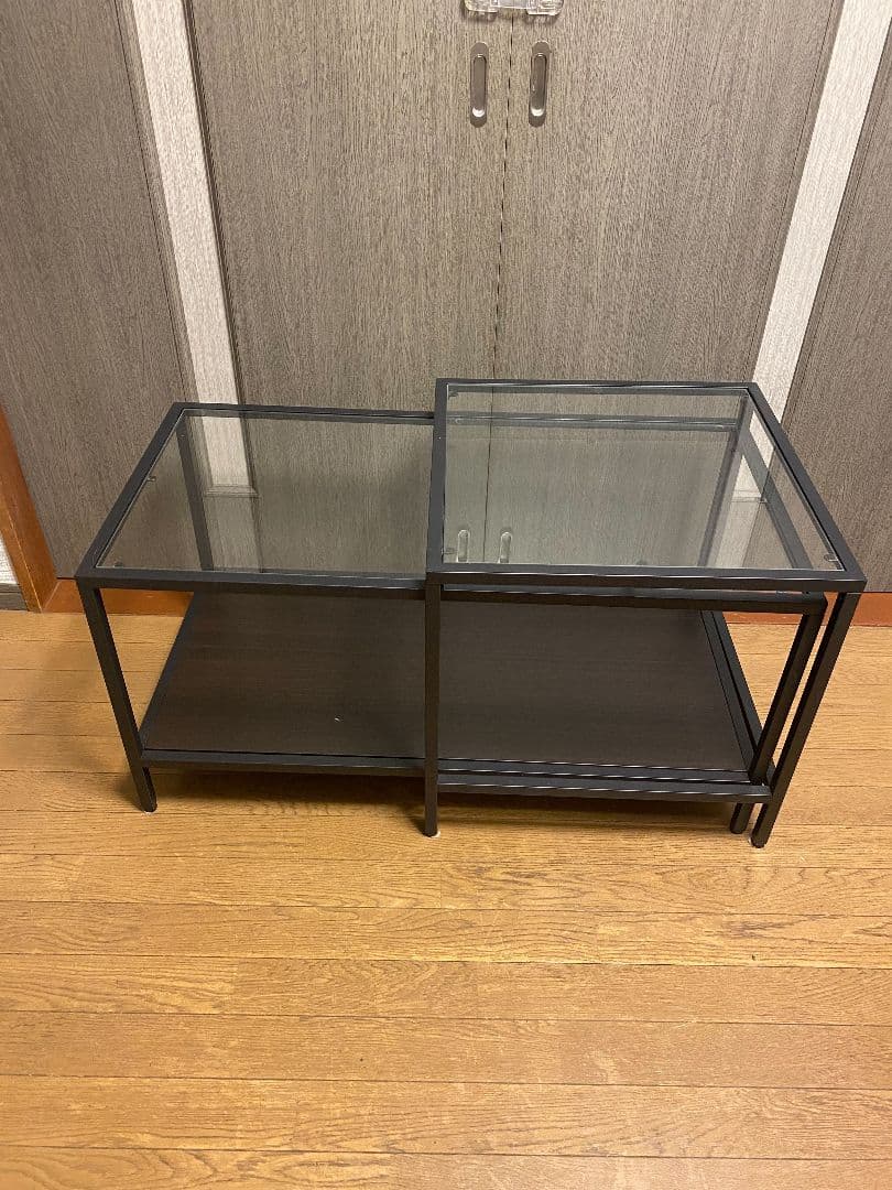 IKEA VITTSJÖガラスのネストテーブル2点セット