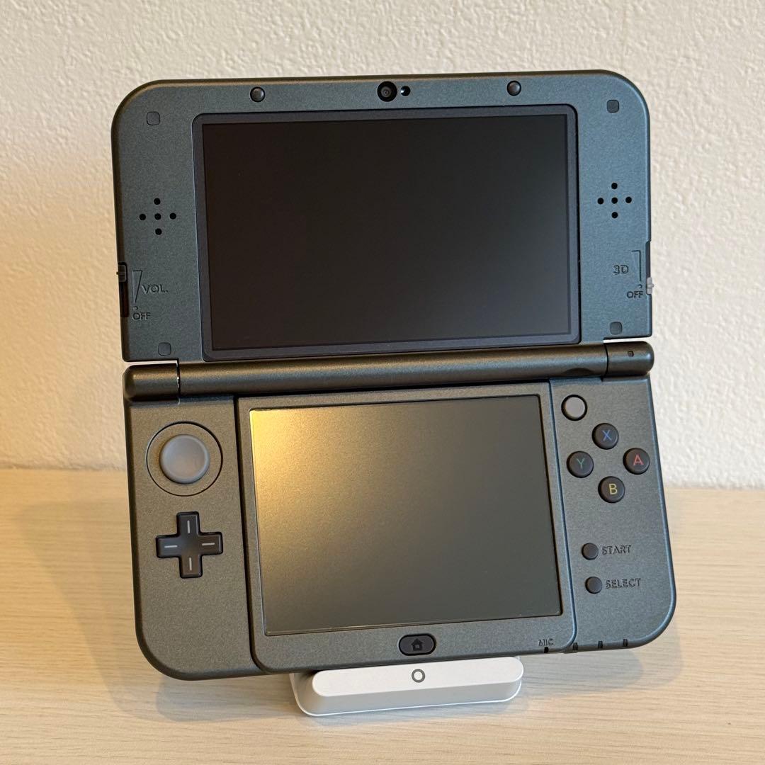 【極美品】Newニンテンドー3DS LL メタリックブラック 箱付き 3-092