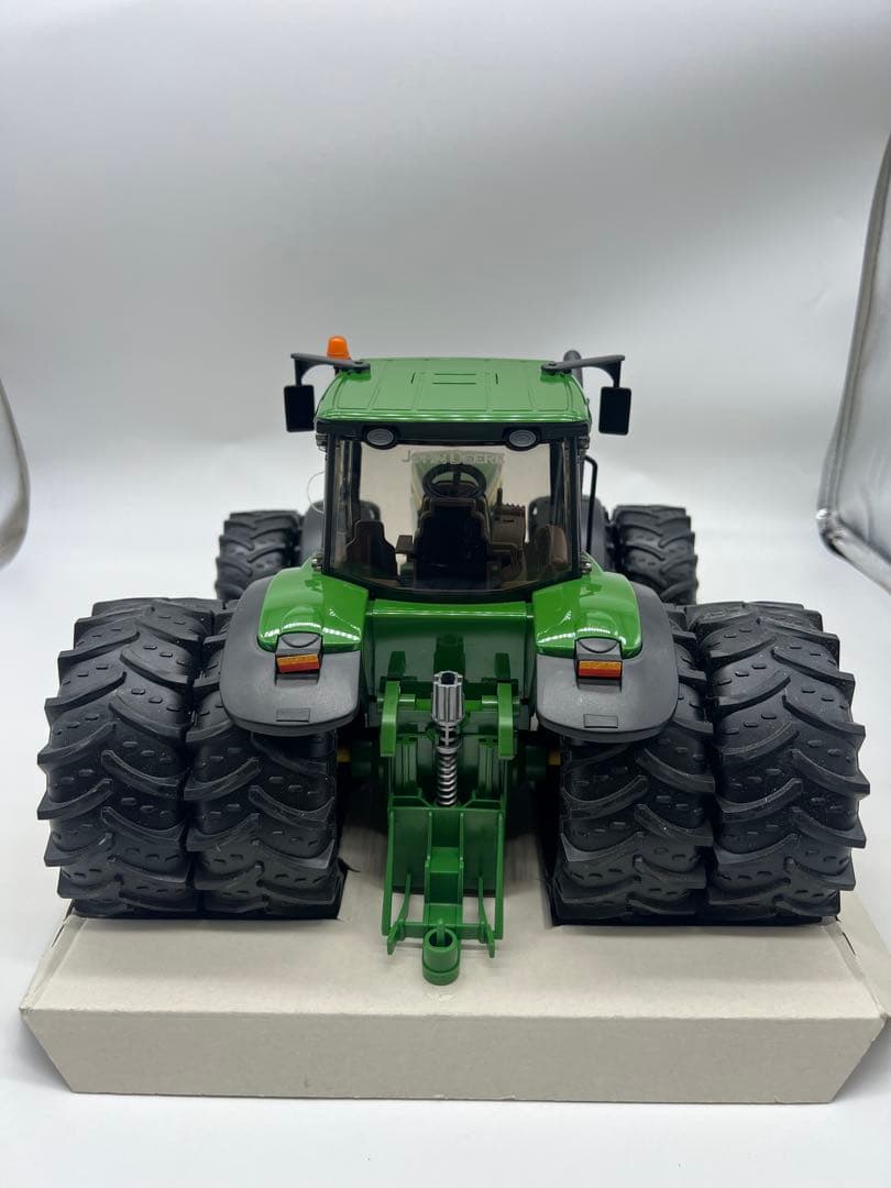 No32ミニカー1/16 箱あり bruder JOHN DEERE 7930
