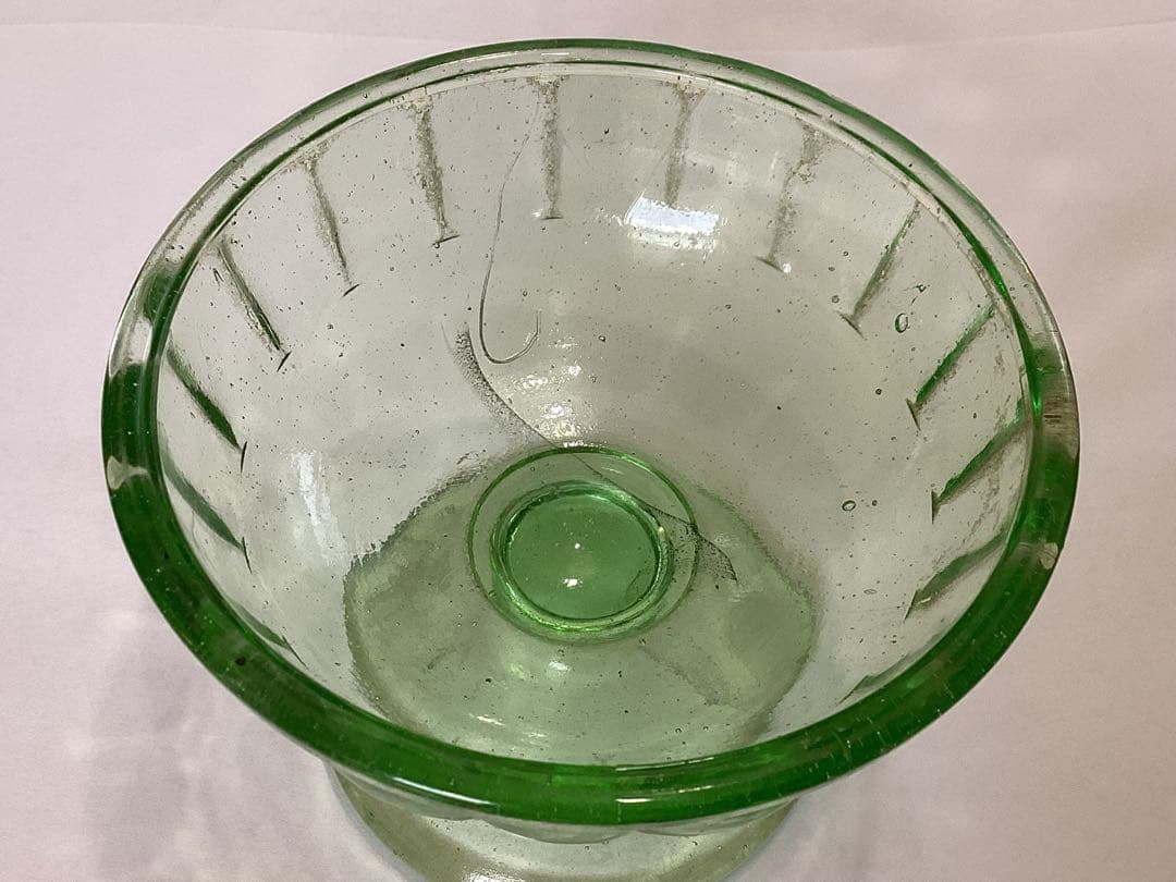 ウランガラス　ヴィンテージ　緑色ガラスデザートカップ 3個セット　アンティーク